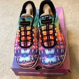 Sketchers women’s Summits light dreaming Bungee tie-dye athletic sneakers Sz 8W.